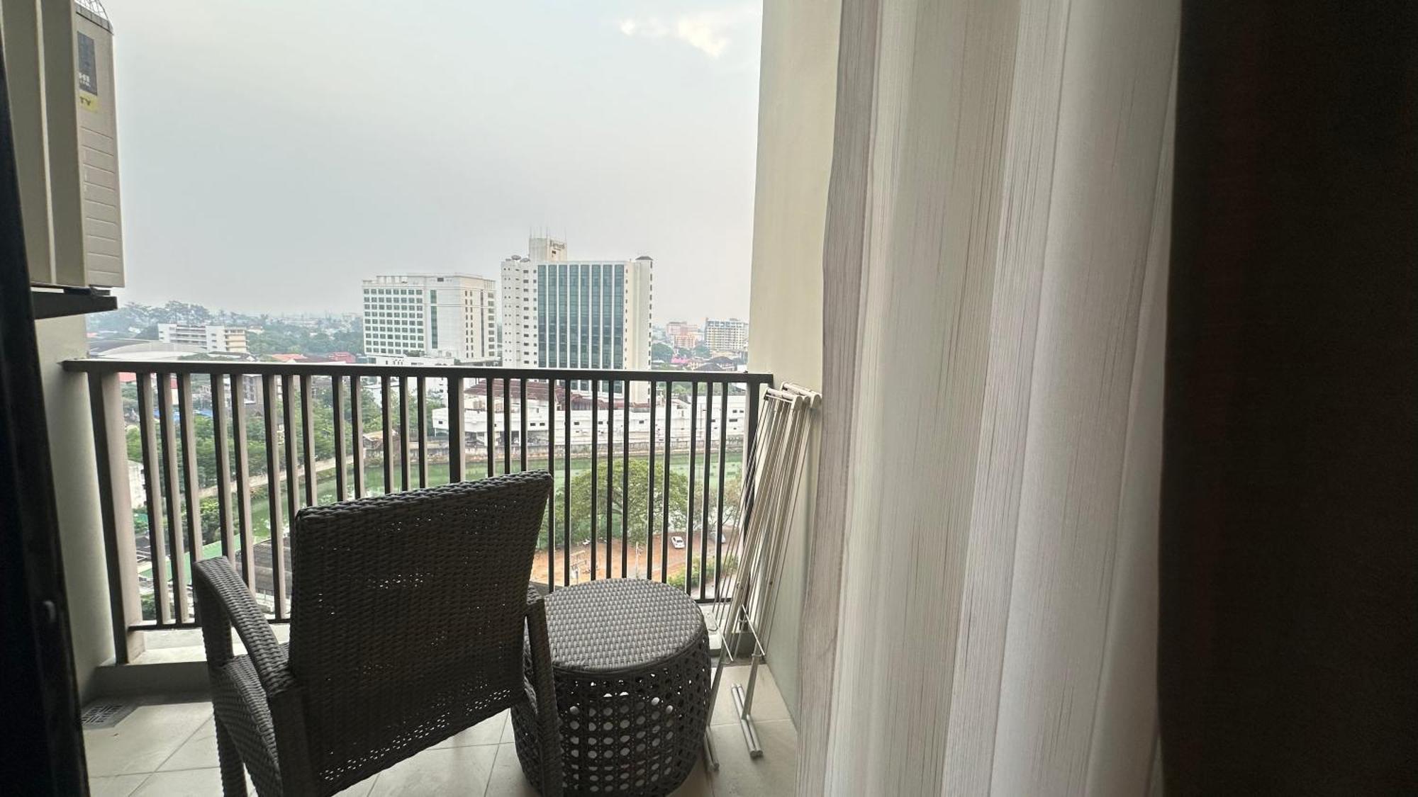 The Astra Condo Chiang Mai Exteriör bild