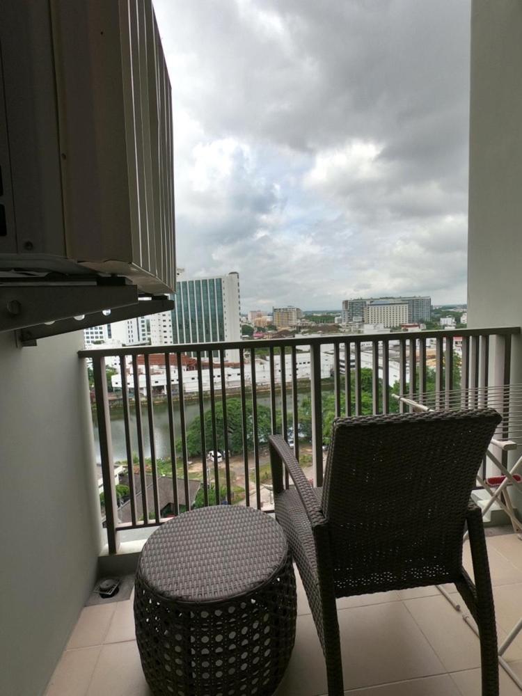 The Astra Condo Chiang Mai Exteriör bild